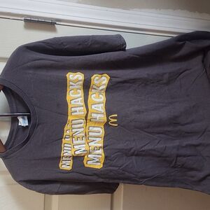Gray T-Shirt with Yellow 'Menu Hacks' Print